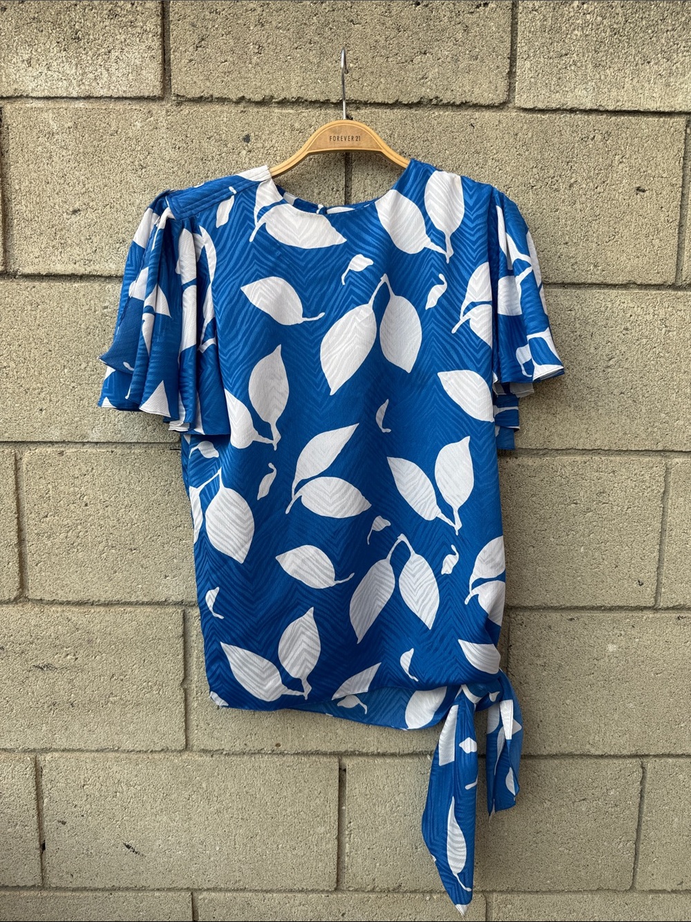 Blue Leaf-Print Tie-Hem Women's Top